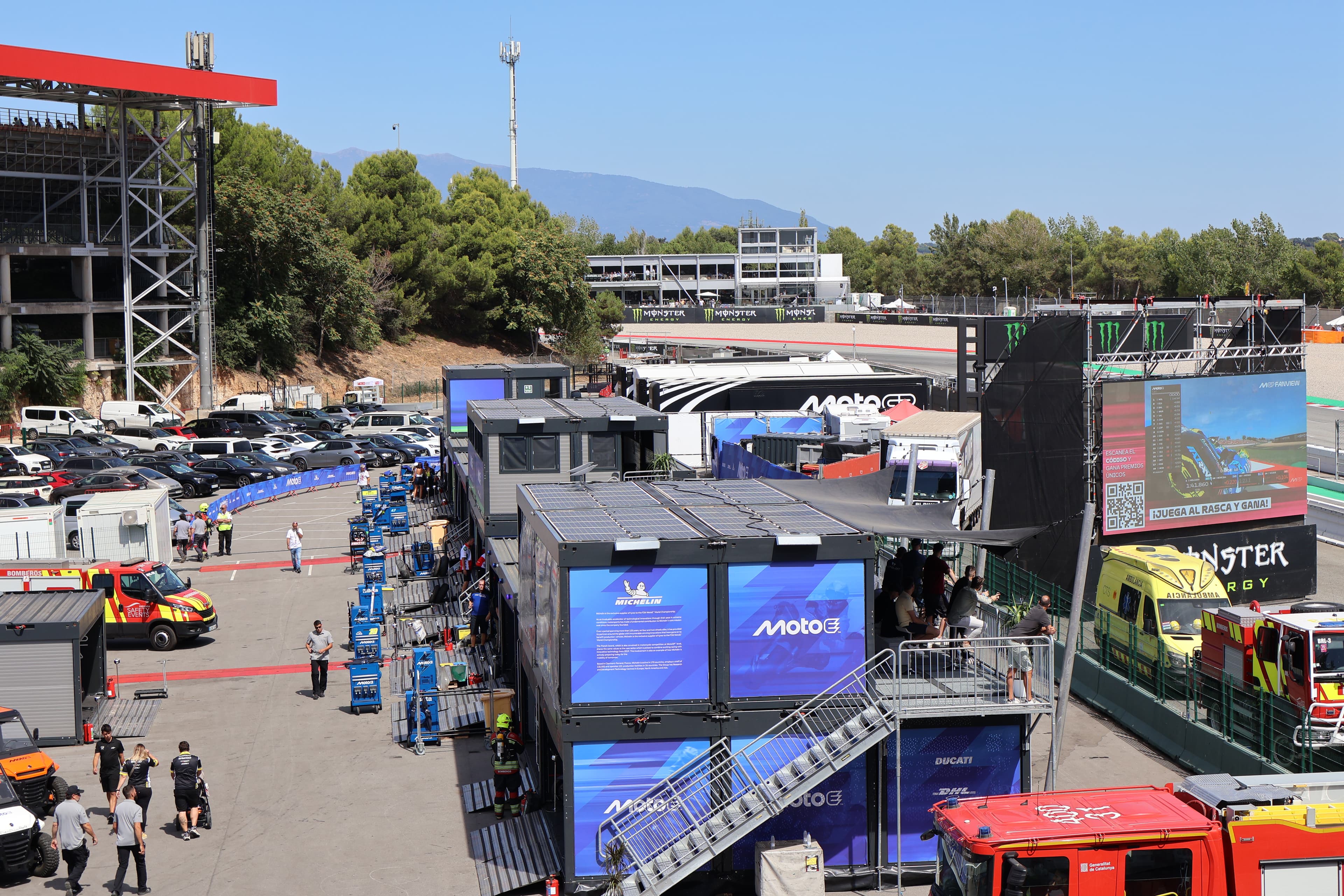 48 vouwbare units voor paddock en hospitality tijdens de MotoE in Barcelona (4)