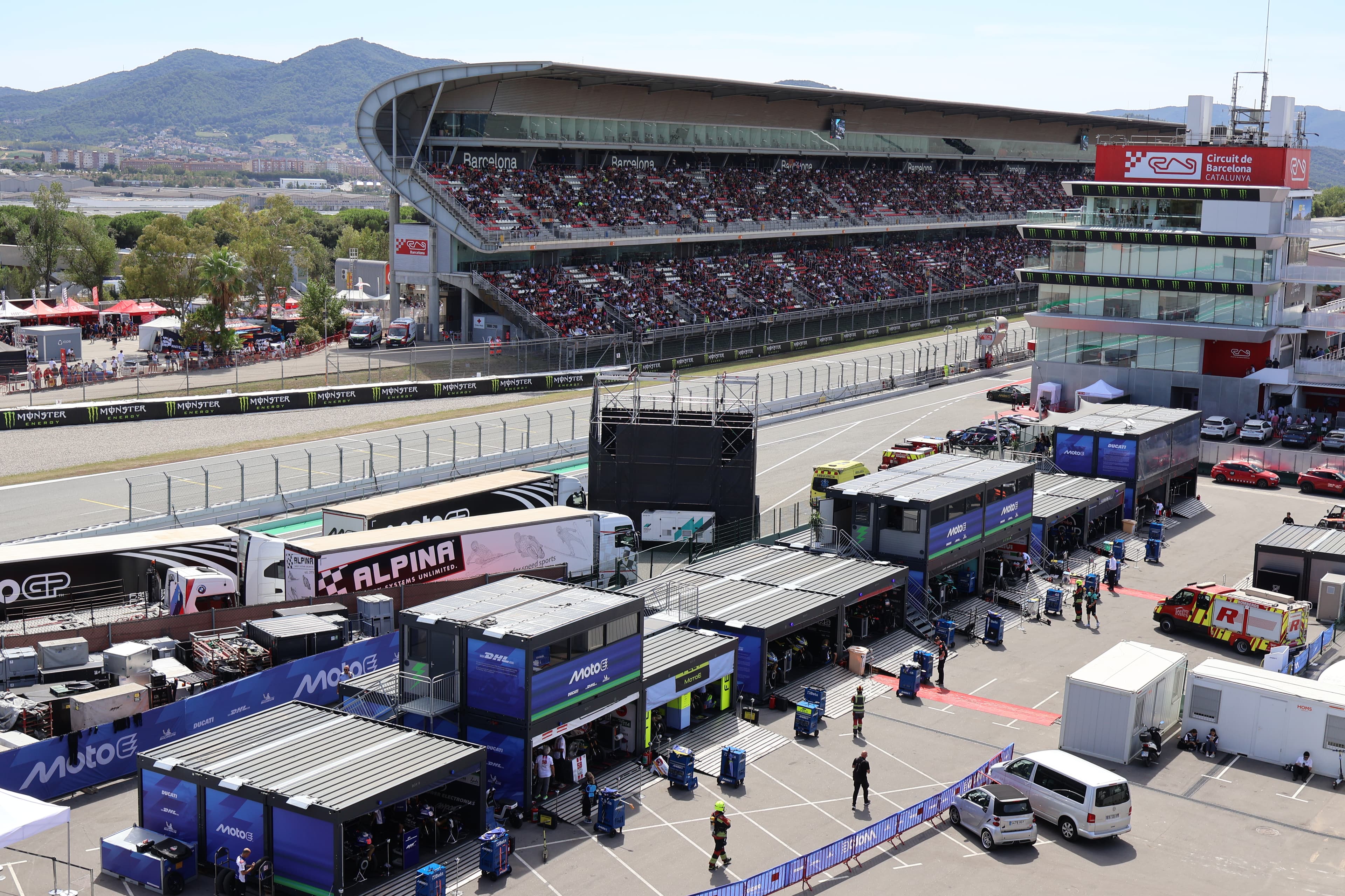 48 vouwbare units voor paddock en hospitality tijdens de MotoE in Barcelona