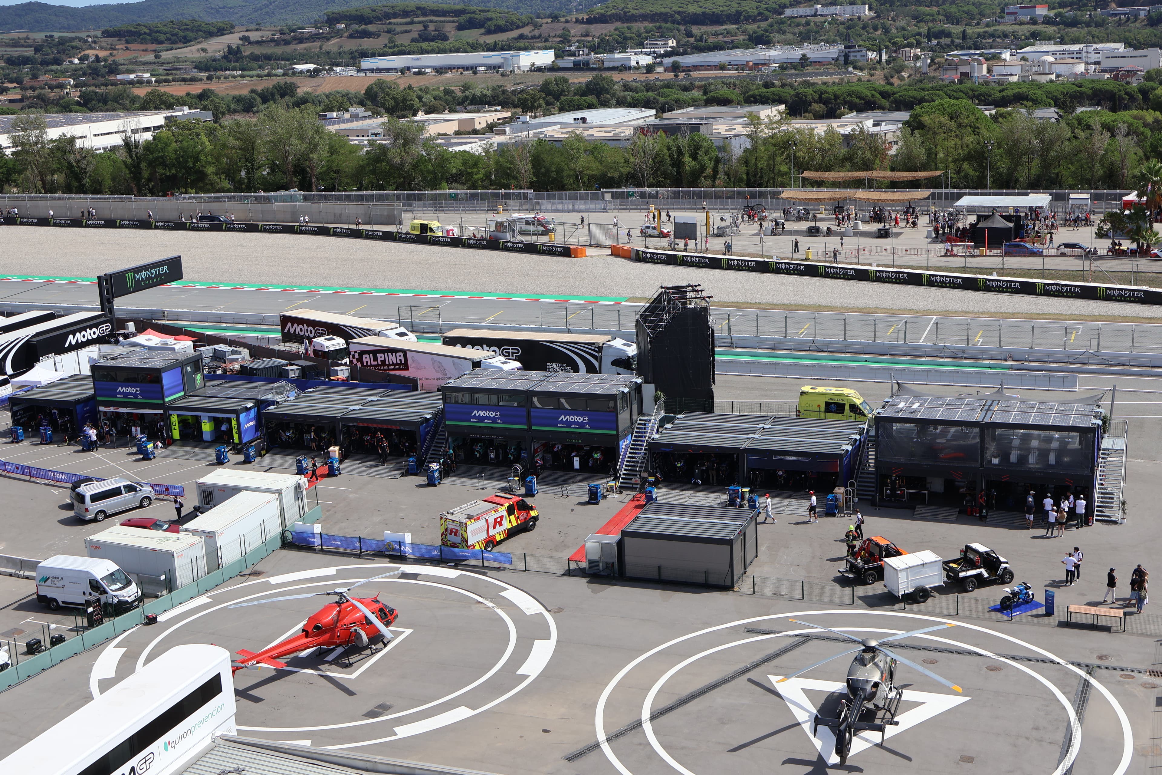 48 vouwbare units voor paddock en hospitality tijdens de MotoE in Barcelona (5)
