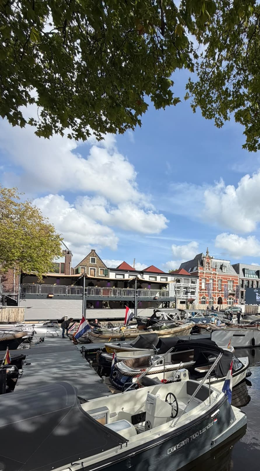 Dubbellaagse VIP-unit aan het water voor Reboot Productions op de Kraanconcerten in Vlaardingen